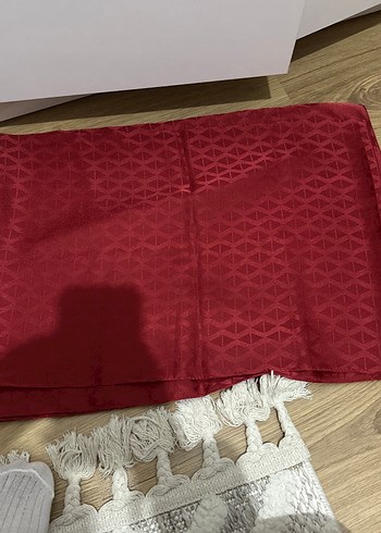 Bordo Kadın Şal - Drapeli ve Rahat - Görsel 2