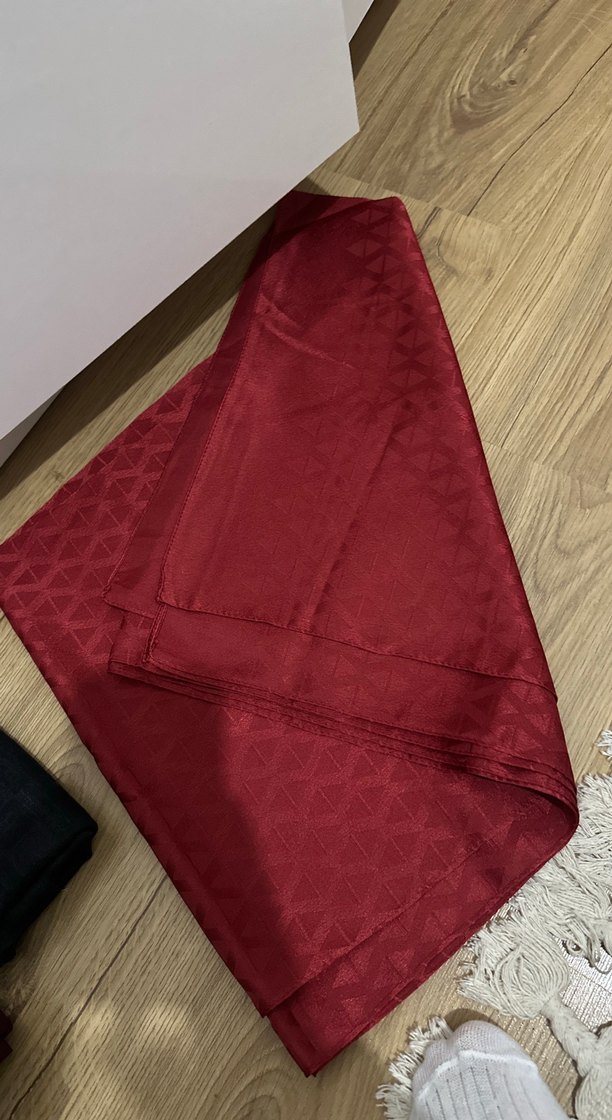 Bordo Kadın Şal - Drapeli ve Rahat - Görsel 4