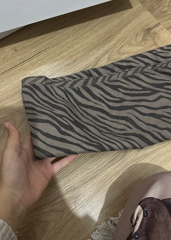 Gri Zebra Desenli  kahve tonlarında şal sorunsuz - Görsel 3