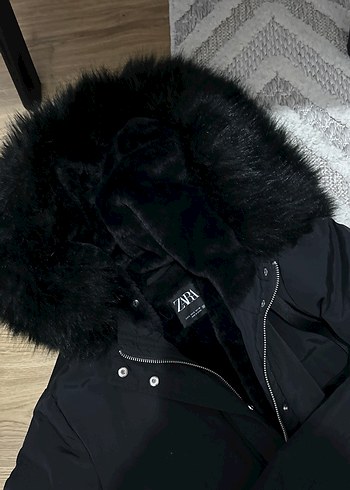 Kürklü Kapüşonlu Siyah Kadın Kışlık Mont zara - Görsel 5