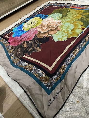 silk home çiçekli sura ipek eşarp