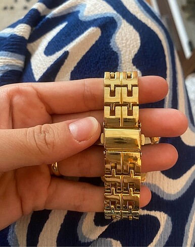  Beden sarı Renk GOLD RENGİ TAŞLI KADIN KOL SAATİ