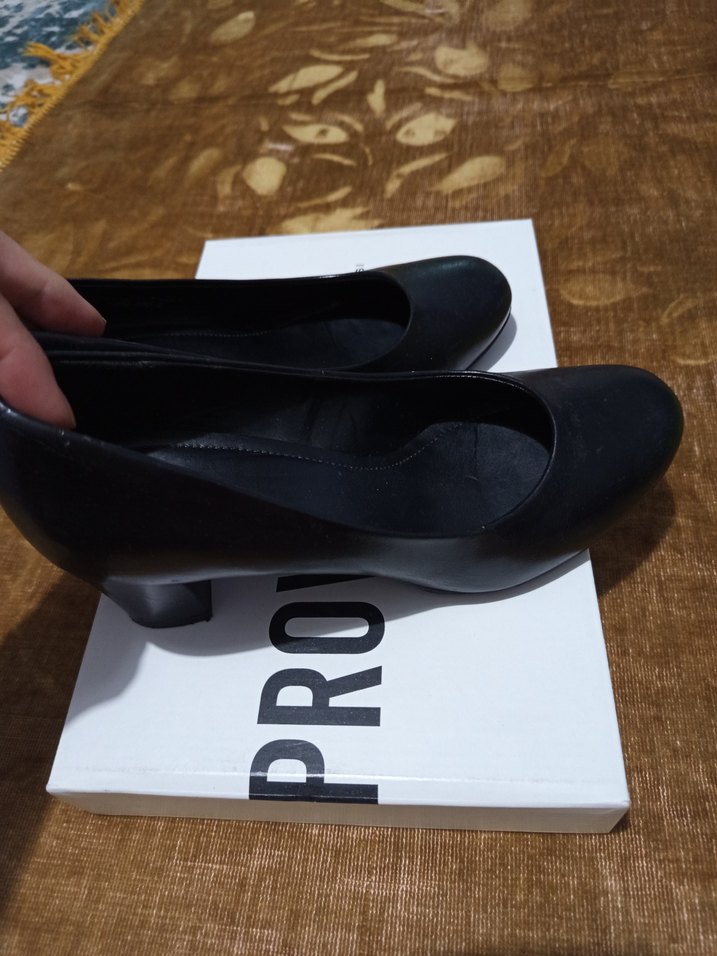 Kadın Siyah Dolgu Topuk Klasik Ayakkabı - Görsel 3