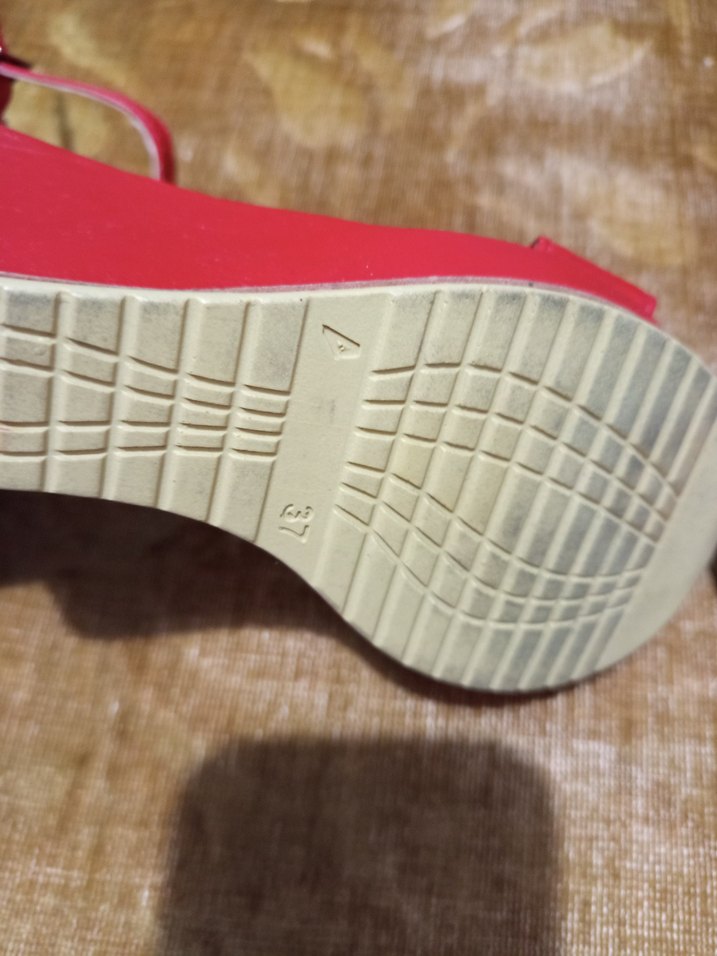 Kırmızı Dolgu Topuklu Tokalı Kadın Ayakkabı - Görsel 4