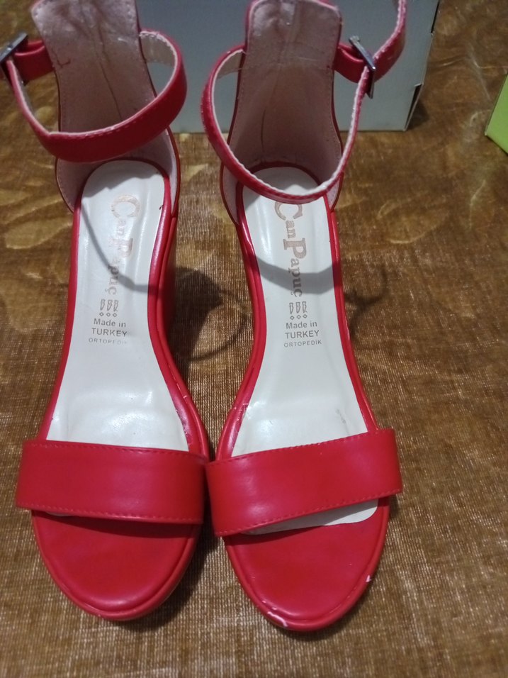 Kırmızı Dolgu Topuklu Tokalı Kadın Ayakkabı - Görsel 2