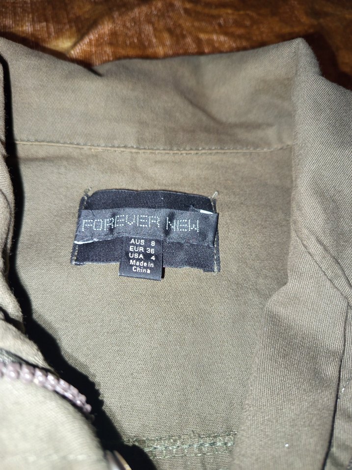 Nakış İşlemeli Düğmeli Gri Midi Ceket - Görsel 4