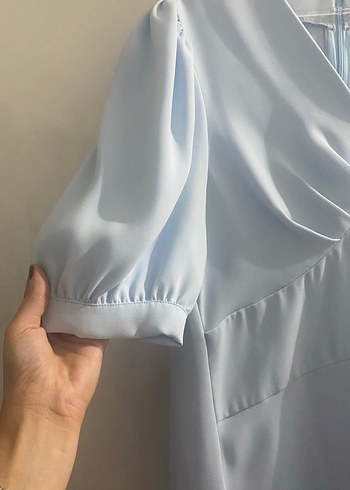 Düğmeli Mavi V Yakalı midi boy elbise - Görsel 3