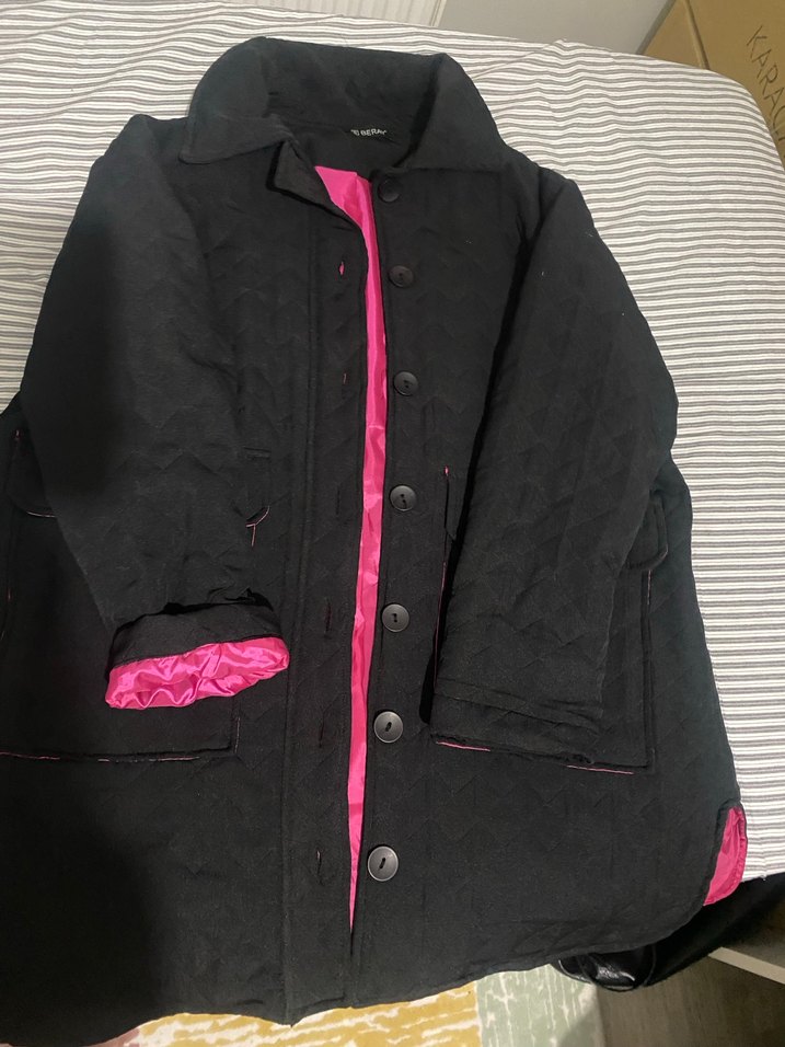 Düğmeli Siyah Kadın Ceket Pembe Astarlı - Görsel 2