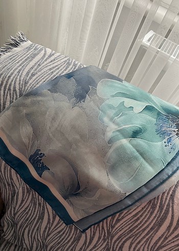 Mavi Gri Çiçek Desenli Bohem Şal - Görsel 3