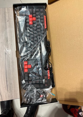 Everest KM-6825 Kablolu Kırmızı Siyah Klavye - Görsel 3