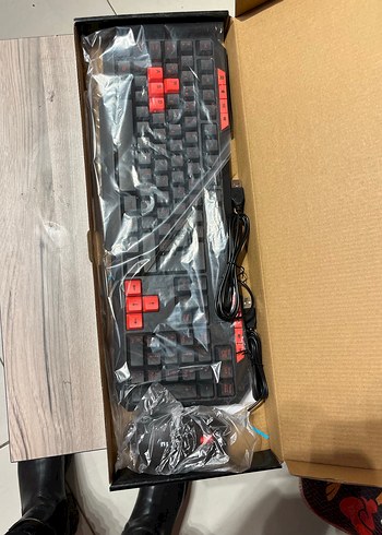 EVEREST KM-6825 Kablolu Kırmızı Siyah Klavye - Görsel 6