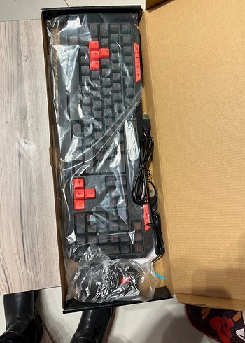 EVEREST KM-6825 Kablolu Kırmızı Siyah Klavye - Görsel 4