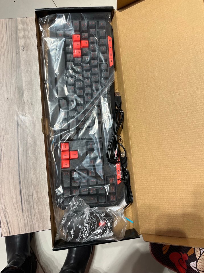 EVEREST KM-6825 Kablolu Kırmızı Siyah Klavye - Görsel 3