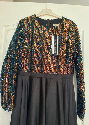 Uzun Kollu Parlak Üst Kısmı Payet Desenli Abiye Elbise - Görsel 4