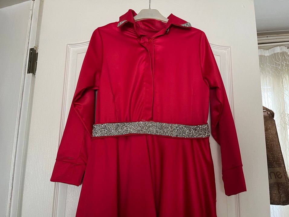 Klasik Kırmızı Parlak Tok Saten Uzun Kadın Elbise - Görsel 3