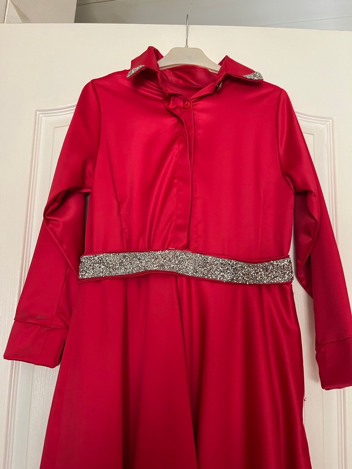 Klasik Kırmızı Parlak Tok Saten Uzun Kadın Elbise - Görsel 2