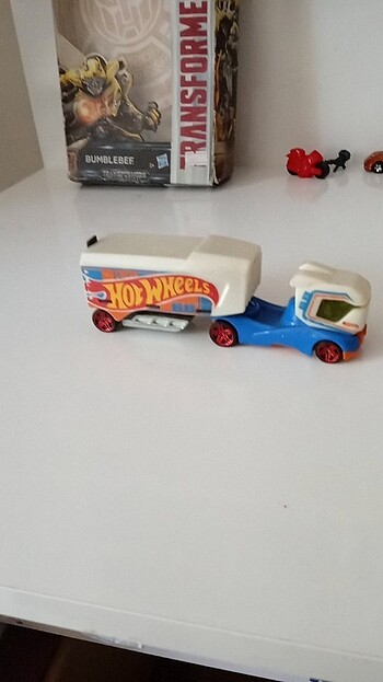 Hot Wheels Aero Blast White tir