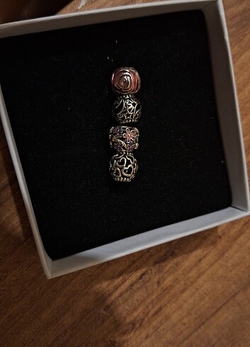 PANDORA CHARM