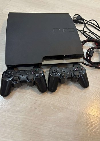 Sony PS3 Oyun Konsolu ve 2 Kablosuz Kontrolcü