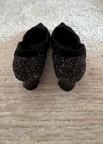 Diğer Siyah Pilili Stiletto Topuklu Kadın Ayakkabı