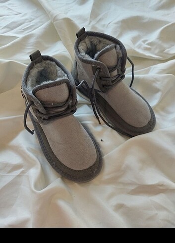 UGG Bağcıklı İçi Tüylü Bot (36/40 Arası Numaralar)