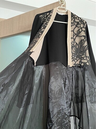 Diğer siyah tül detaylı abaya
