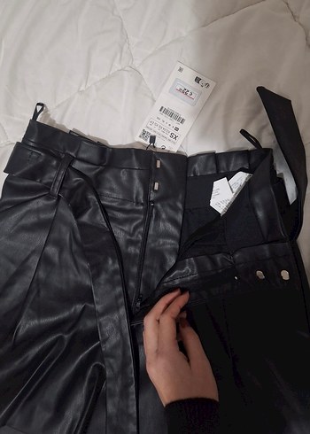 Zara Siyah Deri Şort - Görsel 4