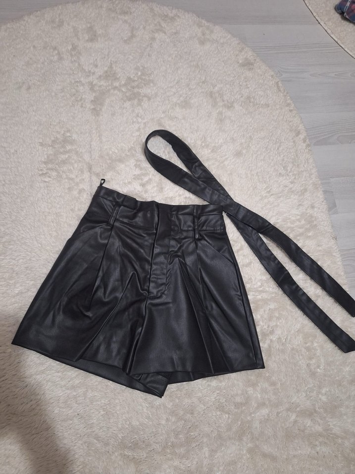 Zara Siyah Deri Şort - Görsel 3