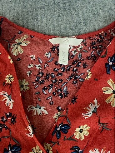 34 Beden H&M çiçekli v yaka bluz