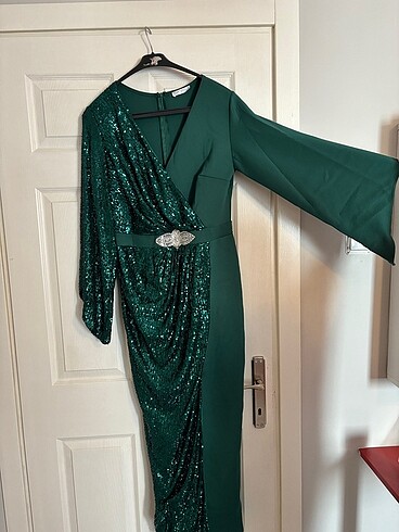 xl Beden Yeşil payetli kemer detaylı uzun elbise