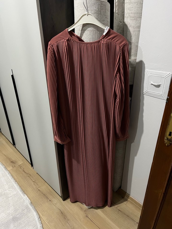 Pembe Piliseli Uzun Kadın Elbisesi - Görsel 5