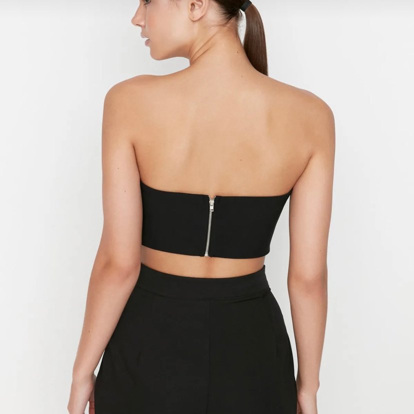 Siyah V Yaka Mini Bustiyer - Görsel 2