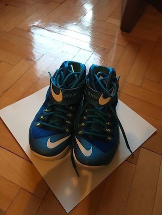 Nike basketbol ayakkabısı LeBron