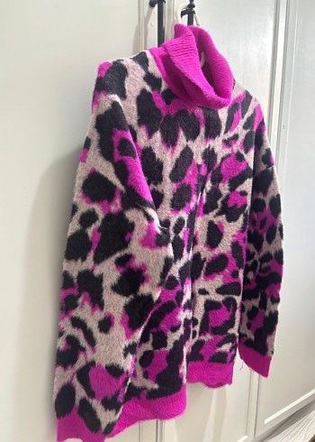 Bohem Leopar Desenli Pembe Boğazlı Kazak - Görsel 2