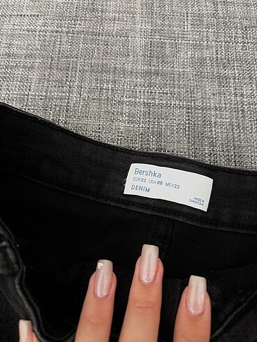 32 Beden Bershka Sort