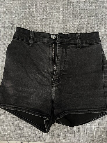 Bershka Sort