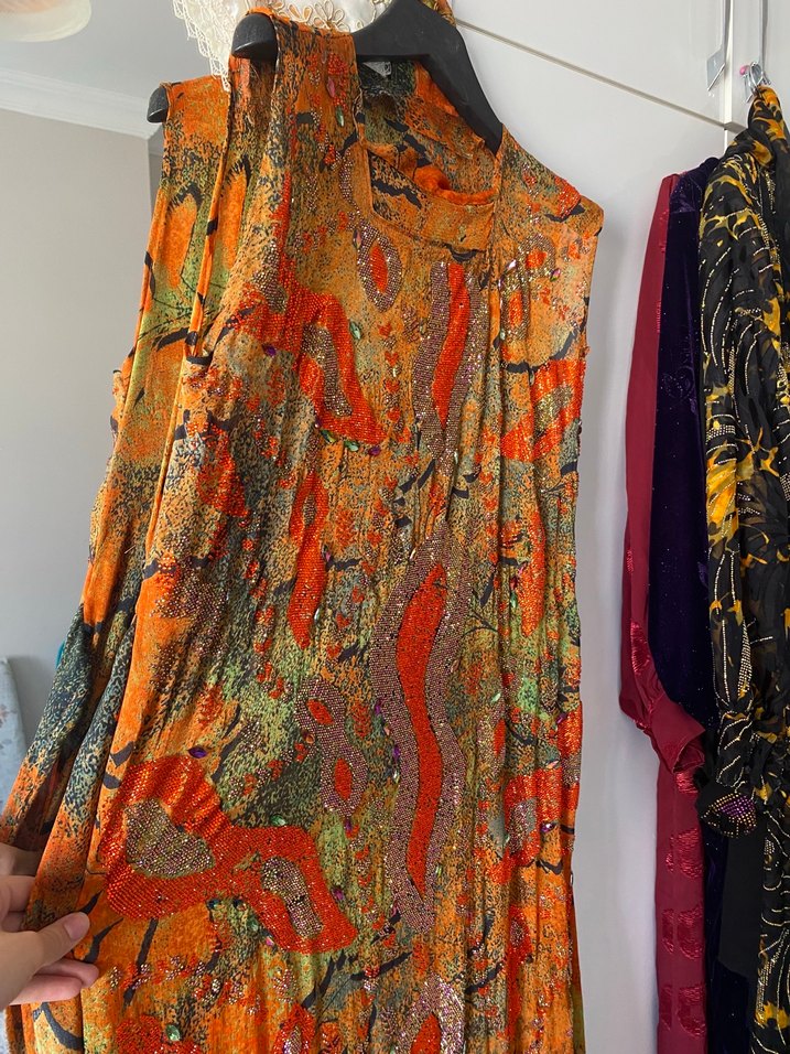 Yöresel taşlı elbise - Görsel 2