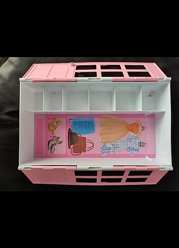  Beden Renk Barbie ve dolabı 