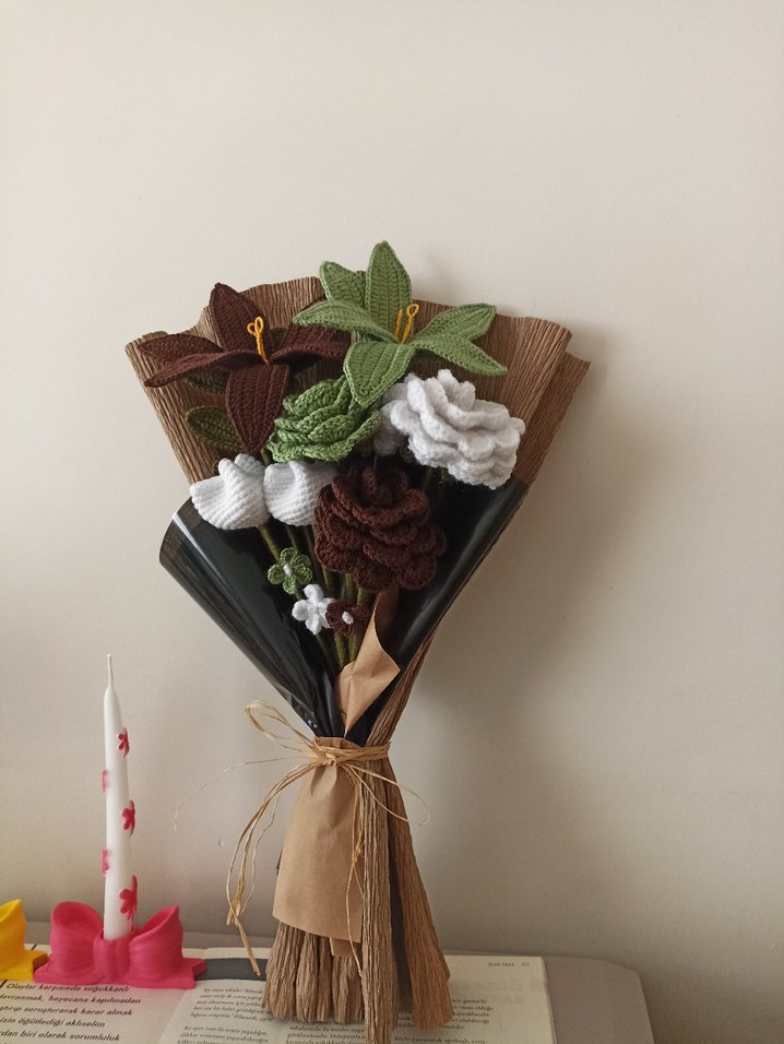 Solmayan Örgü Çiçek Buketi - Görsel 2