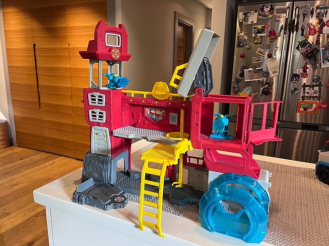 Playskool itfaiye merkezi