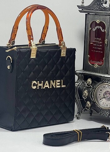 Chanel Askılı Kulplu Çanta 