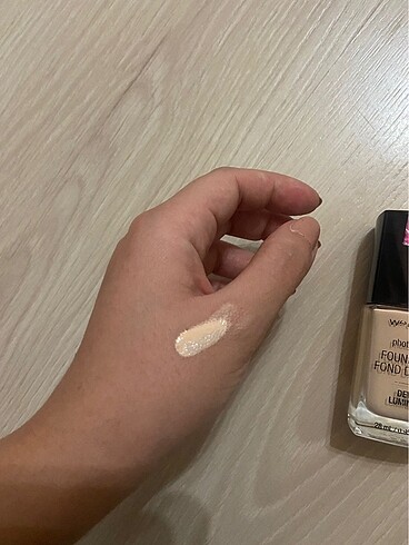 Wet n wild Kullanılmış yarısından dolu fondöten