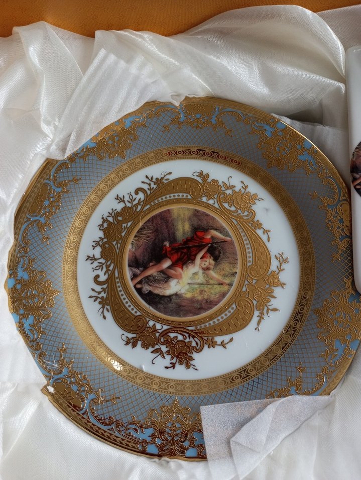 Altın Varaklı Baskili İngiliz porselen pasta tabağı - Görsel 2