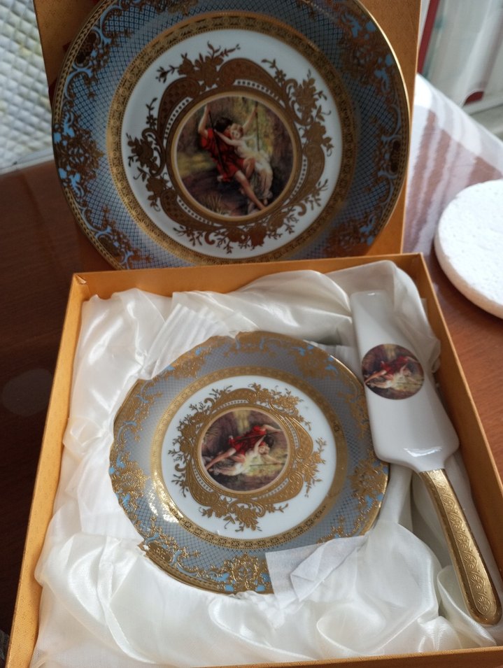 Altın Varaklı Baskili İngiliz porselen pasta tabağı - Görsel 3