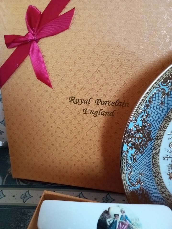 Altın işlemeli gri porselen tabak seti - Görsel 4