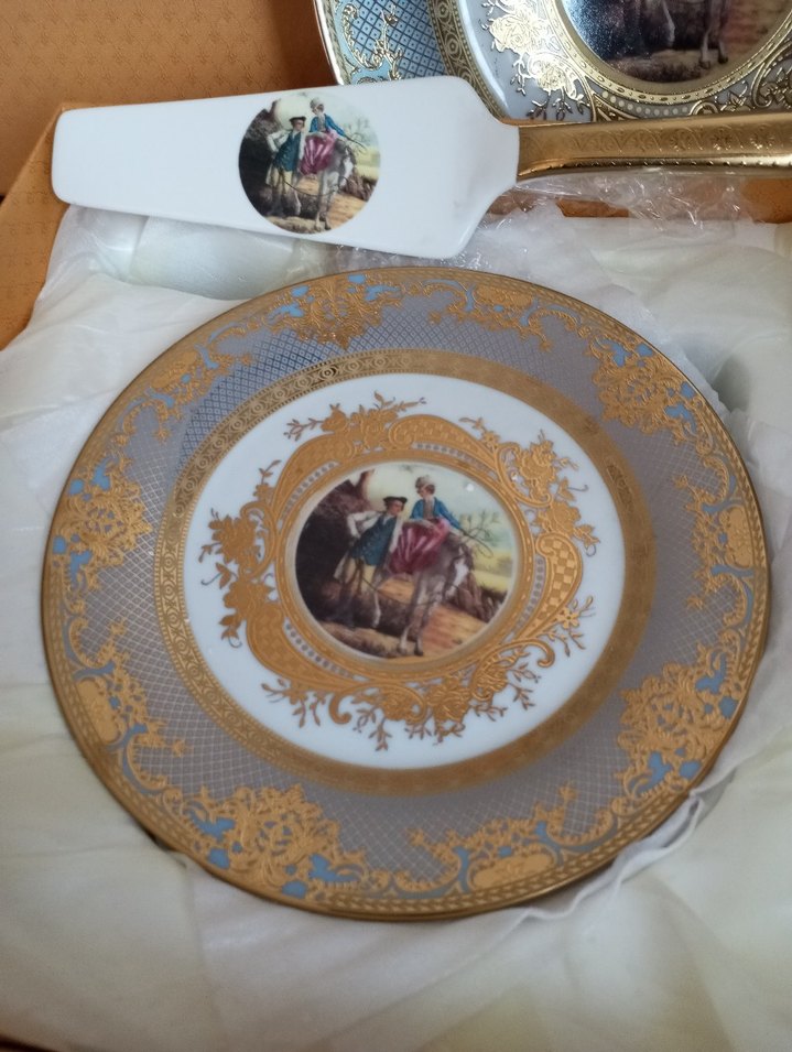 Altın işlemeli gri porselen tabak seti - Görsel 5