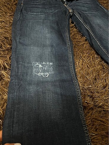 Massimo Dutti Yırtık detaylı jeans