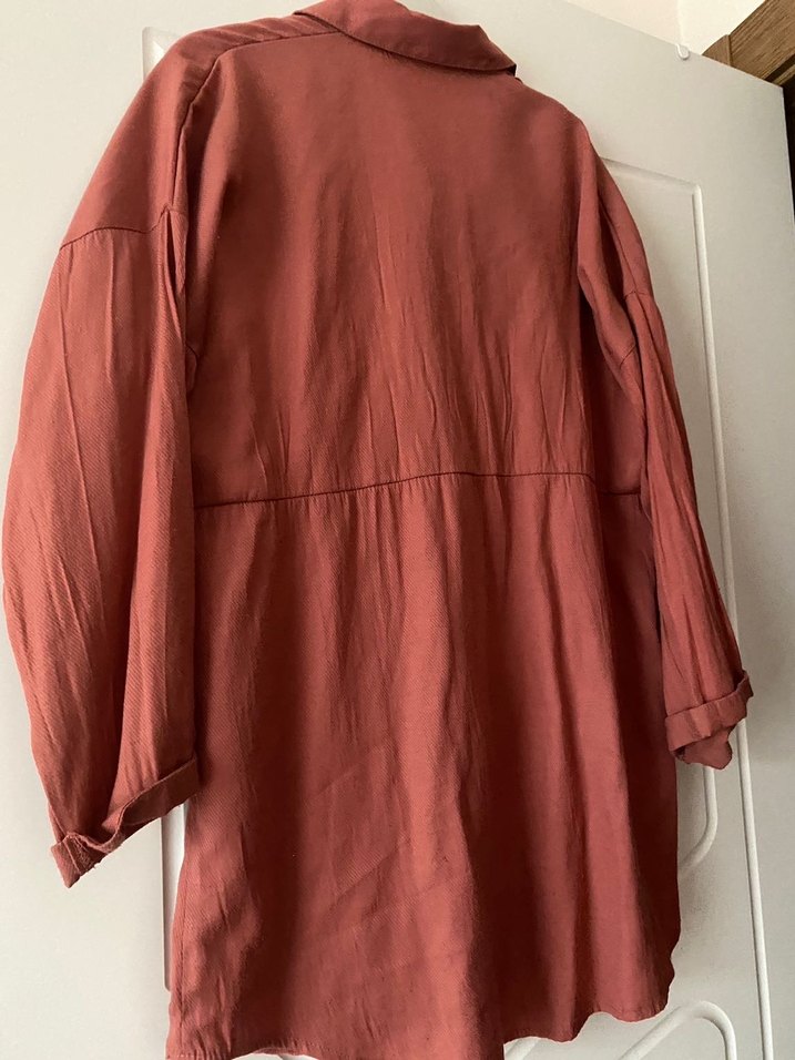 Düğmeli Bol Kesim Keten Gömlek - Görsel 2