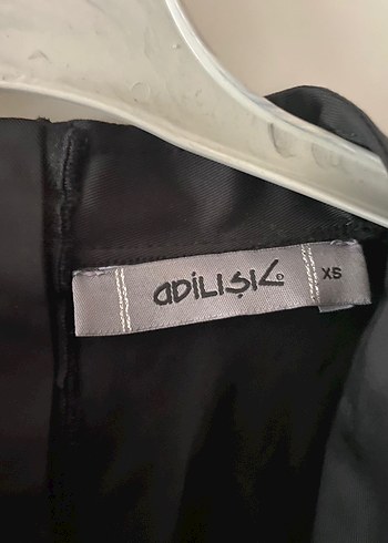 Adil ışık Düğmeli Siyah midi elbise - Görsel 2