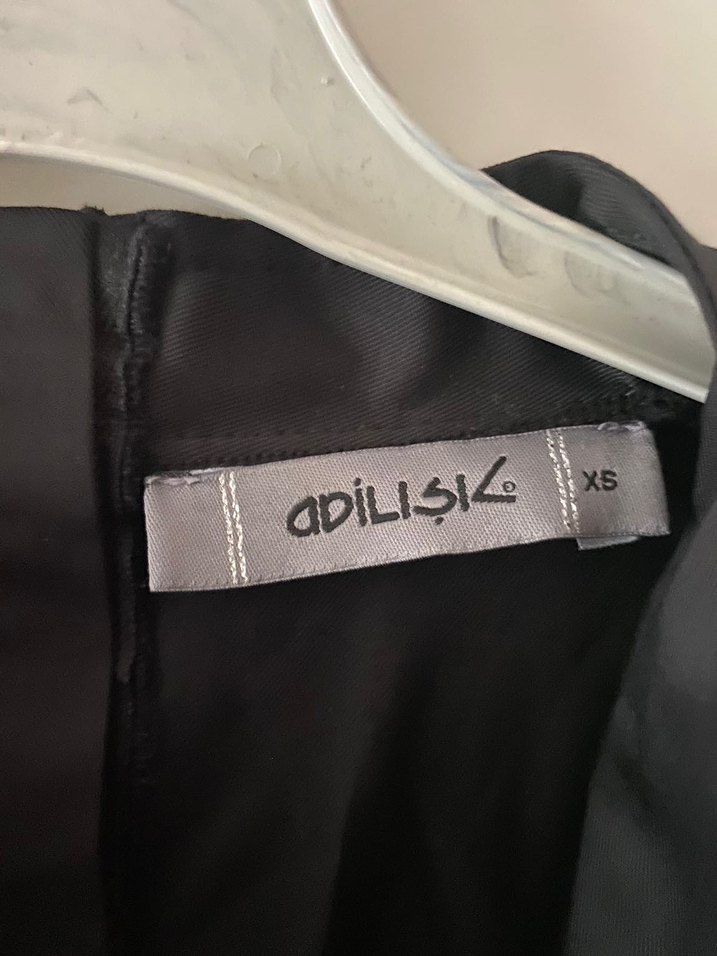 Adil ışık Düğmeli Siyah midi elbise - Görsel 2